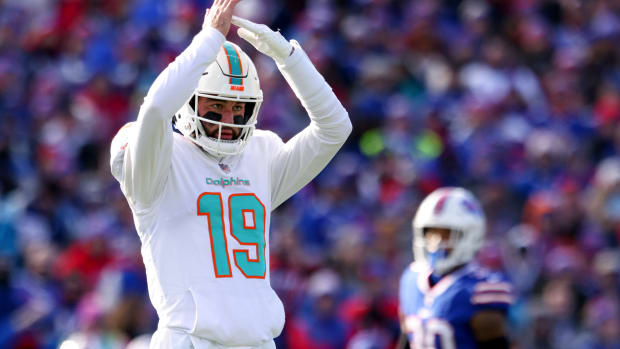 Miami Dolphins quarterback Sylar Thompson against the Bills.