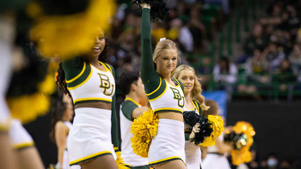 Look: Baylor cheerleaders go viral during the NCAA Tournament.