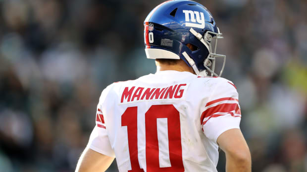 A closeup of Eli Manning during a Giants game.