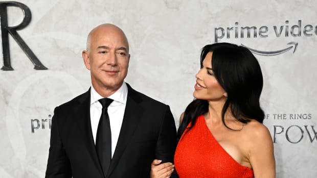 LONDON, ENGLAND - AUGUST 30: Jeff Bezos and Lauren Sanchez attend "The Lord Of The Rings: The Rings Of Power" World Premiere in Leicester Square on August 30, 2022 in London, England. (Photo by Gareth Cattermole/Getty Images)